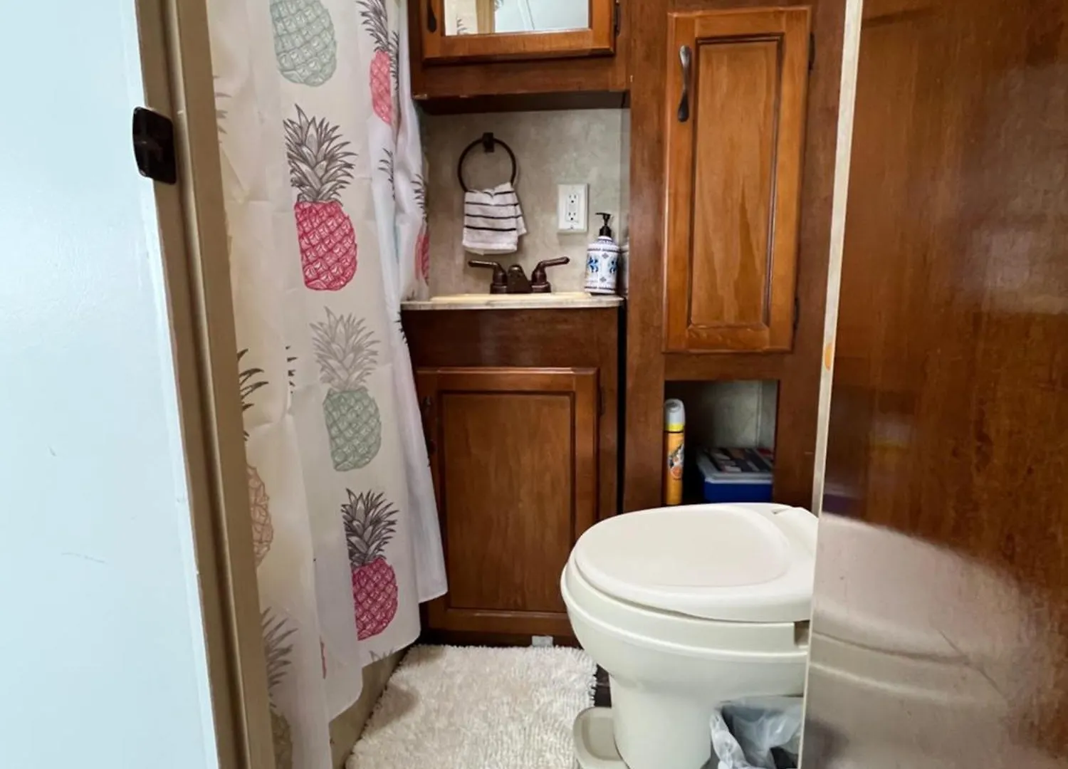 Villa Ymar Rv 라하스 0*,